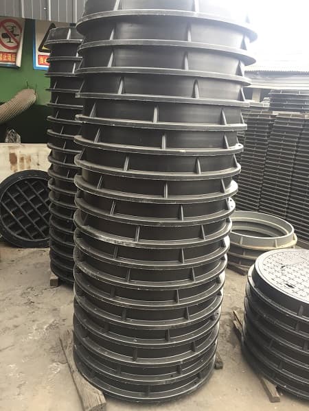 玻璃鋼井蓋模具是用于制造玻璃鋼井蓋的工具，玻璃鋼井蓋模具，玻璃鋼井蓋